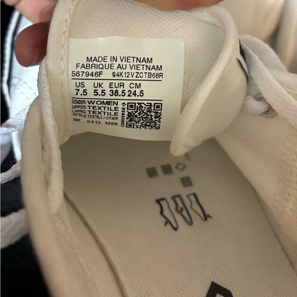 Converse Women’s White Chuck Taylor Slip On 7.5 - Picture 8 of 8